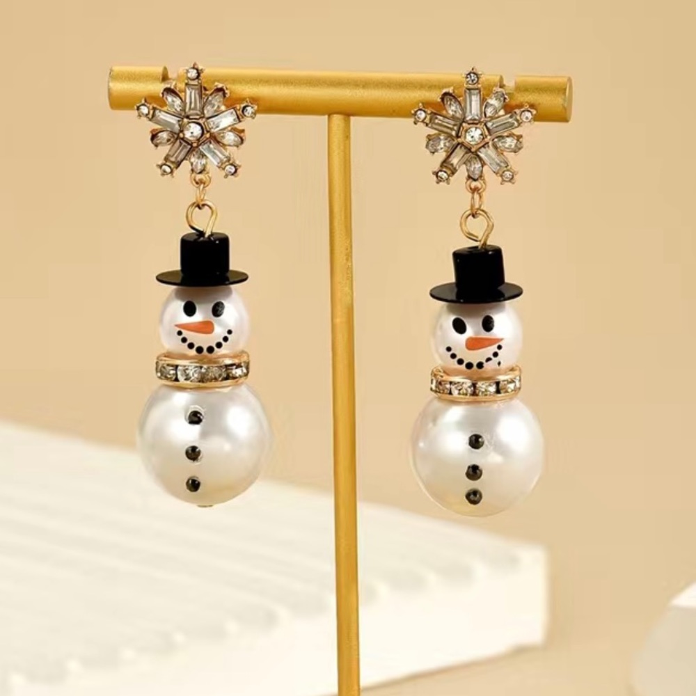 ☃️ Exquisite Rhinestone and Imitation Pearl Snowflake-Snowman Earrings!